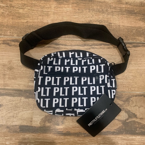 Pretty Little Thing PLT Fanny belt bag SOLD OUT (NWT) - Picture 2 of 8